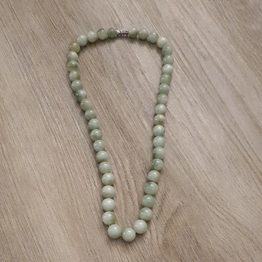 Elegant Green Beaded Necklace